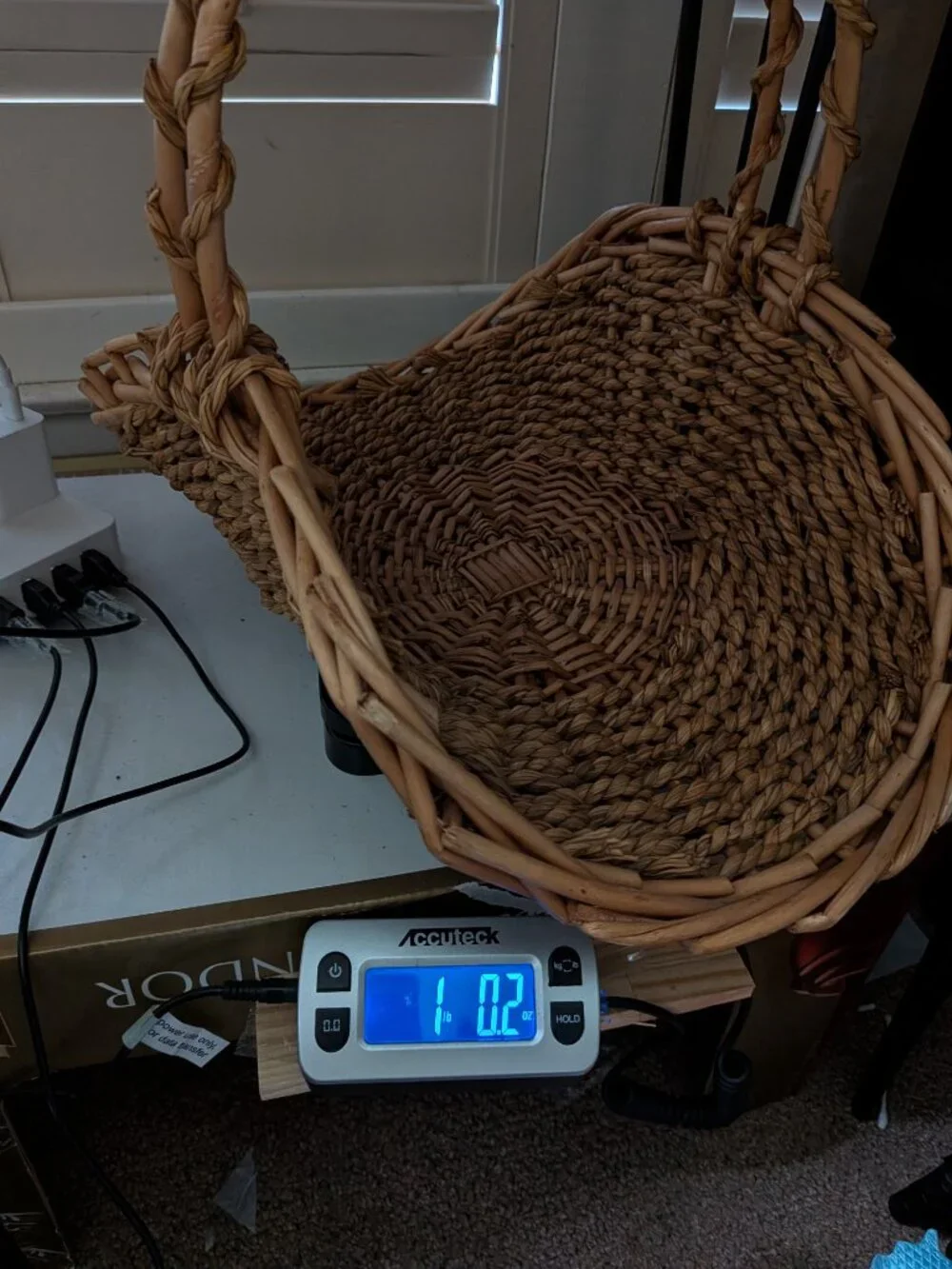 Vintage Woven Seagrass Reed Scoop Basket Braided Handle Rustic Cottagecore Heart